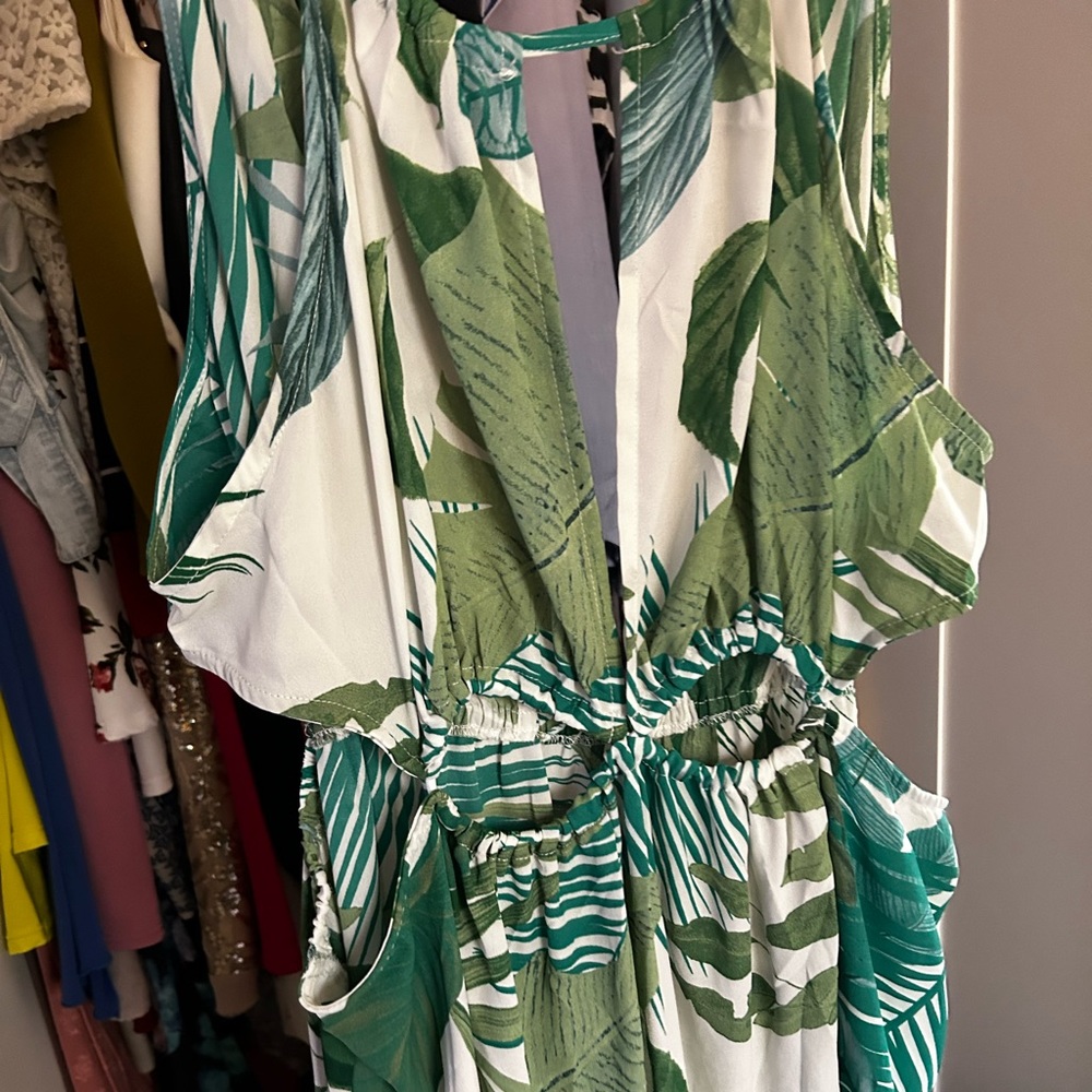 Green cut out maxi